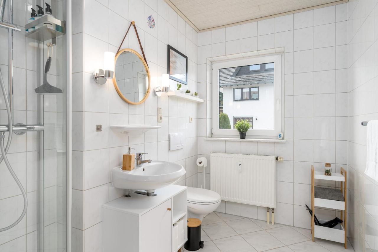 Harmony: Edersee Apartment - Sperrmauer - Lounge Kültér fotó